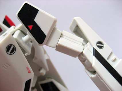 Yamato 1/60 VF-1S Valkyrie Hikaru Ichijo DYRL shoulder joints