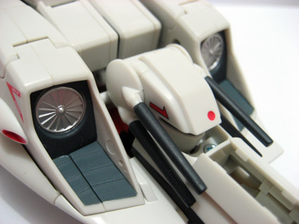 Yamato 1/60 VF-1S Valkyrie Hikaru Ichijo DYRL with vent covers off the air intakes