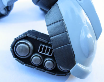Revoltech's Getter 3 from Shin! Getter Robot caterpillar leg