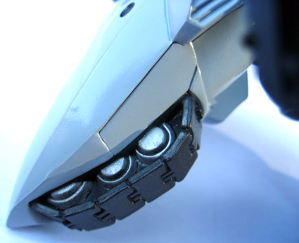 Revoltech's Getter 3 from Shin! Getter Robot back caterpillar thread