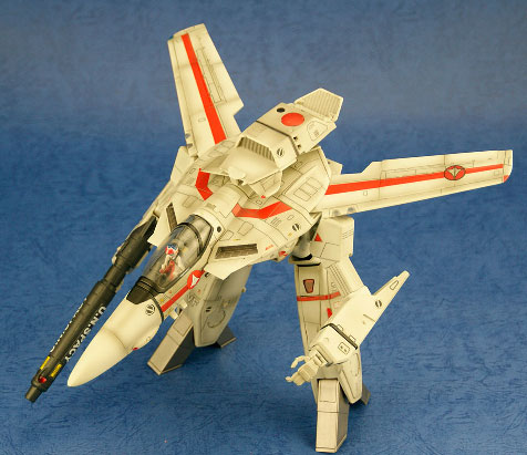 Yamato 1/48 VF-1J Hikaru Ichijo with Weathered paint scheme