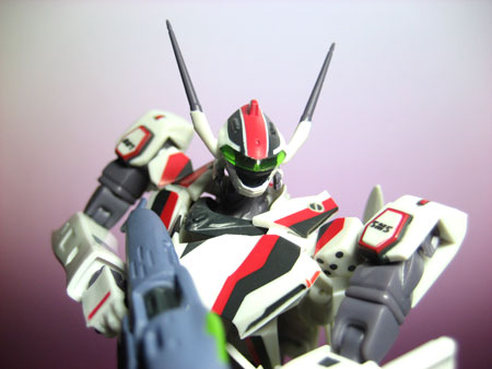 Bandai VF100's VF-25 Messiah Alto Saotome version