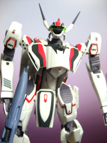 Bandai VF100's VF-25 Messiah Alto Saotome version