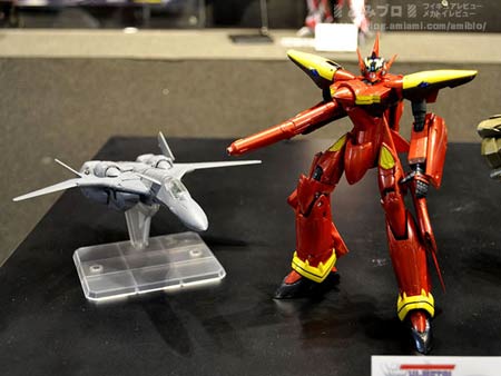 Bandai 1/100 Hi-Metal VF-19 Fire Valkyrie