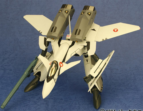 Yamato Toys 1/60 VF-11C with Super Packs: Gerwalk Mode
