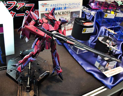 Bandai kits at the 49th All Japan Model Hobby Show 2009 1/72 VF-27 Lucifer Battloid