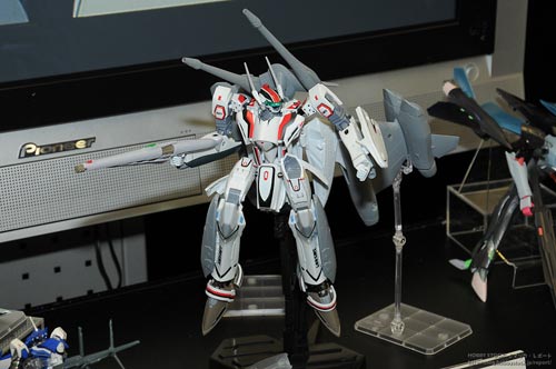 1/60 DX Chogokin VF-27 Lucifer and VF-25 Tornado Messiah