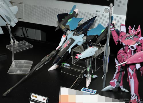 1/60 DX Chogokin VF-27 Lucifer and VF-25 Tornado Messiah
