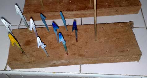 Do It Yourself (DIY) Painting Clip Base for spray painting model kits