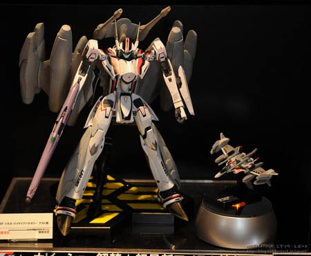 49th Shizuoka Hobby Show 2010 1/72 VF-25F Tornado Messiah
