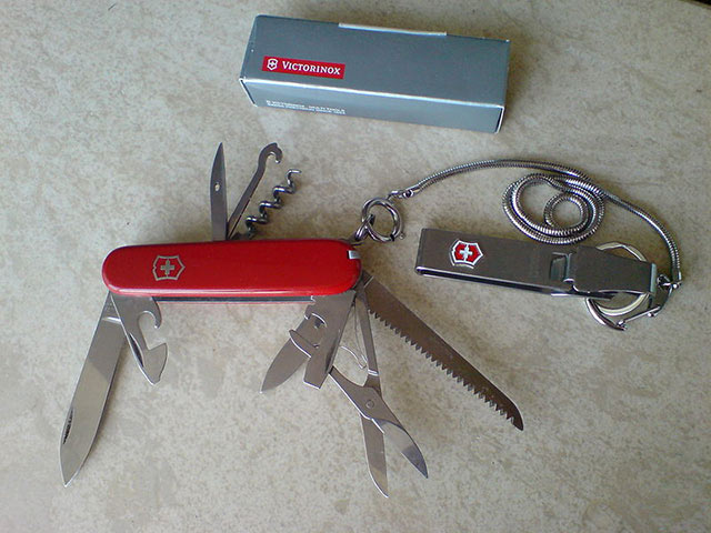 Swiss Army Knife Scissors for Decal Cutting